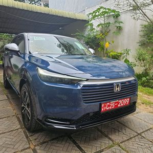 Honda Vezel Z PLAY 2024 - Image 3