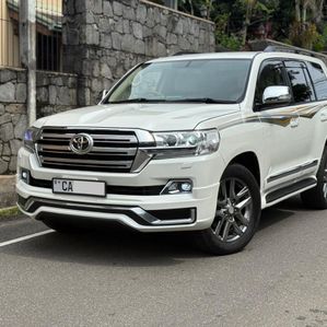 Toyota Land Cruiser Sahara VX V8 Palathsaba 2013 - Image 2