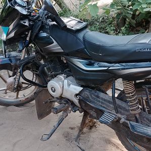 Bajaj Platina 2017 - Image 2
