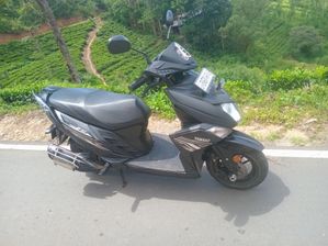 Yamaha RayZR Dark Night 2018