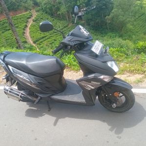 Yamaha RayZR Dark Night 2018 - Image 2