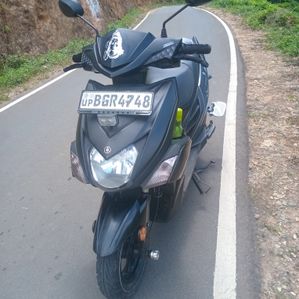 Yamaha RayZR Dark Night 2018 - Image 3