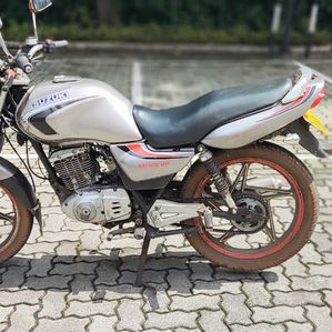Suzuki EN125-2A 2004 - Image 3