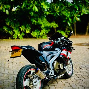 Honda CBR 2008 - Image 2