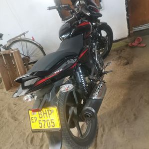 Bajaj Pulsar 150 2019 - Image 2