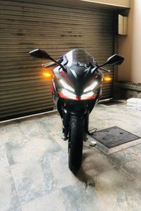 Honda CBR 150R 2024