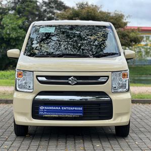 Suzuki Wagon R FX FULL OPTION 2023 - Image 2