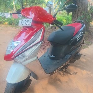 Honda Dio 2011 - Image 2