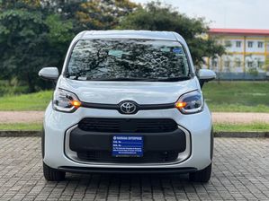 Toyota Sienta 7 Seater Full Option 2024