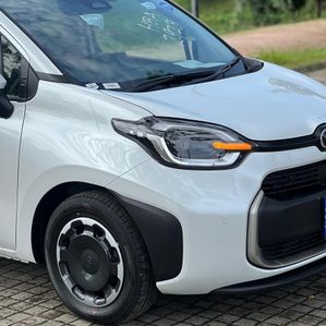 Toyota Sienta 7 Seater Full Option 2024 - Image 3