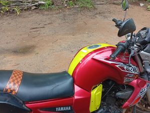 Yamaha FZ S 2009