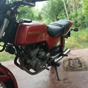 Honda CB250R 1989 - Image 2