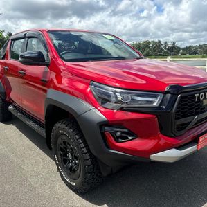 Toyota Hilux GR SPORT WITH EXTRAS 2025 - Image 2