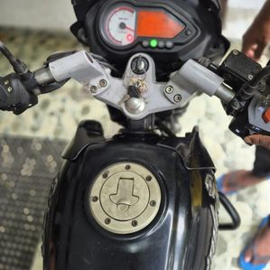 Bajaj Pulsar 180 2010 - Image 2