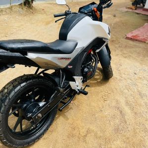 Honda CB Hornet 2018 - Image 2