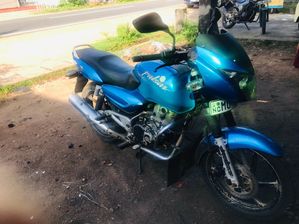 Bajaj Pulsar 150 2005
