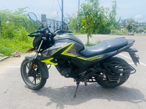 Honda CB Hornet 2016