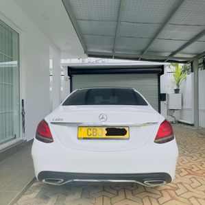 Mercedes Benz C200 AMG Premium Plus 2019 - Image 3
