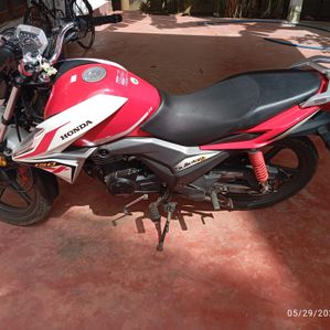 Honda CB Hornet 2024 - Image 3