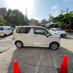 Suzuki Wagon R FZ Primiom 2018 - Image 3