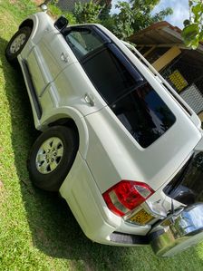 Mitsubishi Montero 2007