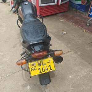 Bajaj Platina 2011 - Image 2