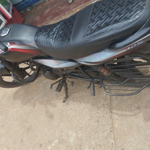 Bajaj Platina 2011 - Image 3