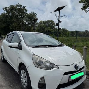 Toyota Aqua 2012 - Image 2