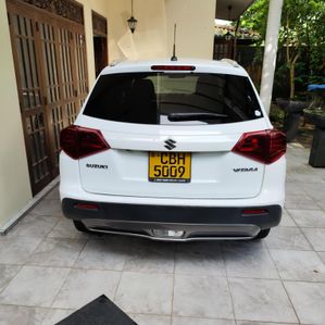 Suzuki Vitara SUV 2019 - Image 3