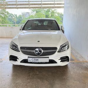 Mercedes Benz C200 AMG Premium Plus 2018 - Image 2