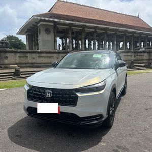 Honda Vezel Z Play Moonroof 2024 - Image 2