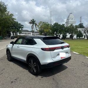 Honda Vezel Z Play Moonroof 2024 - Image 3