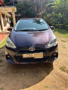 Toyota Aqua S Grade 2015