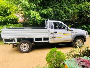 Tata Xenon 207 2011