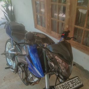 Bajaj Pulsar NS200 2014 - Image 3