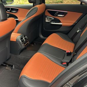 Mercedes Benz C200 AMG Line Premium 2025 - Image 3