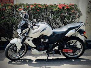 Yamaha FZ 2015