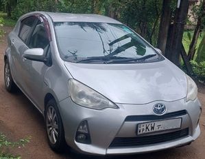 Toyota Aqua 2012