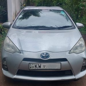 Toyota Aqua 2012 - Image 3