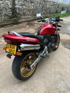 Honda Hornet 2020