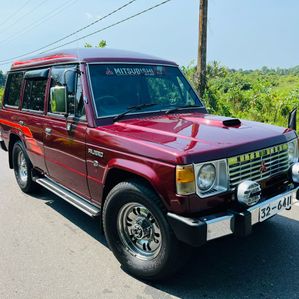 Mitsubishi Pajero 1989 - Image 2