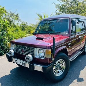 Mitsubishi Pajero 1989 - Image 3