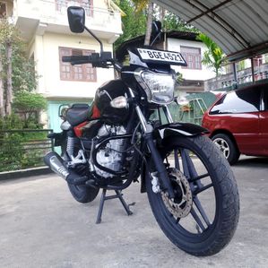 Bajaj V15 2016