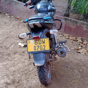 Bajaj Pulsar 180 2016 - Image 3