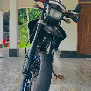 Suzuki DRZ 400SM 2014 - Image 2