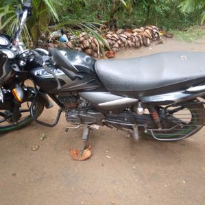 Bajaj Platina 2013 - Image 3