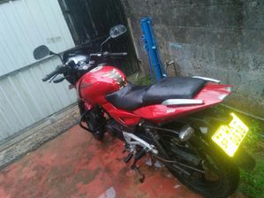 Bajaj Pulsar 180 2011