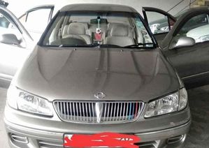Nissan Bluebird 2001