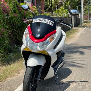 Honda PCX 2016 - Image 2