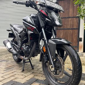 Honda CB Hornet 2018 - Image 2